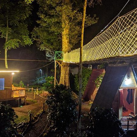 Penginapan Segitiga 2 Bandung Ngoại thất bức ảnh