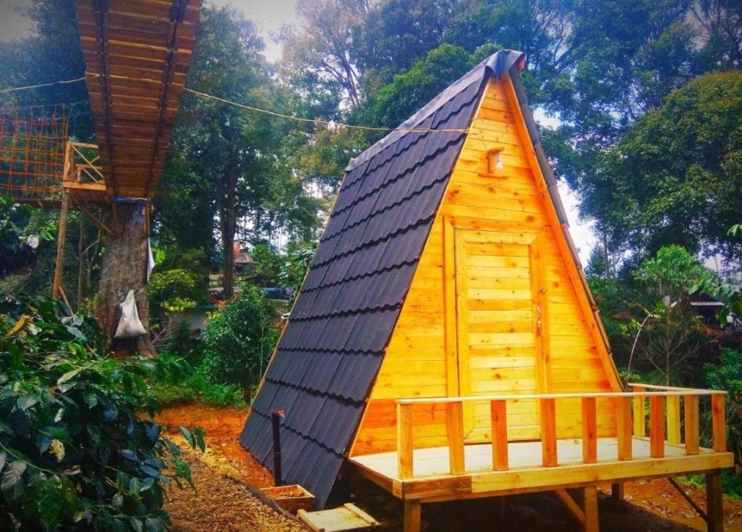 Penginapan Segitiga 2 Bandung Ngoại thất bức ảnh